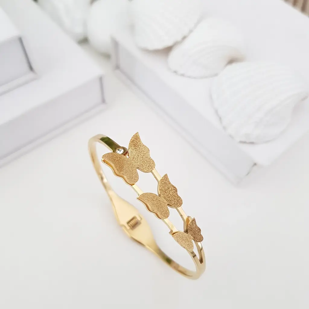 Tri-Matte Elegant Butterflies Bracelet - Artificial Yellow Gold