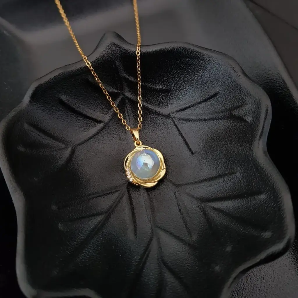 Elegant Pearl Pendant-Artificial Yellow Gold