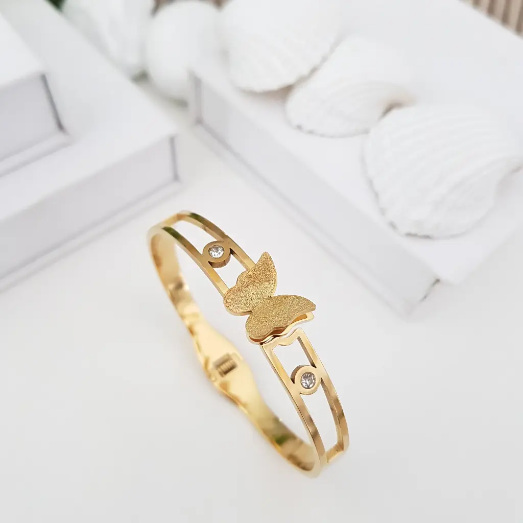 Single Matte Butterfly Wide Bracelet - Artificial Yellow Gold