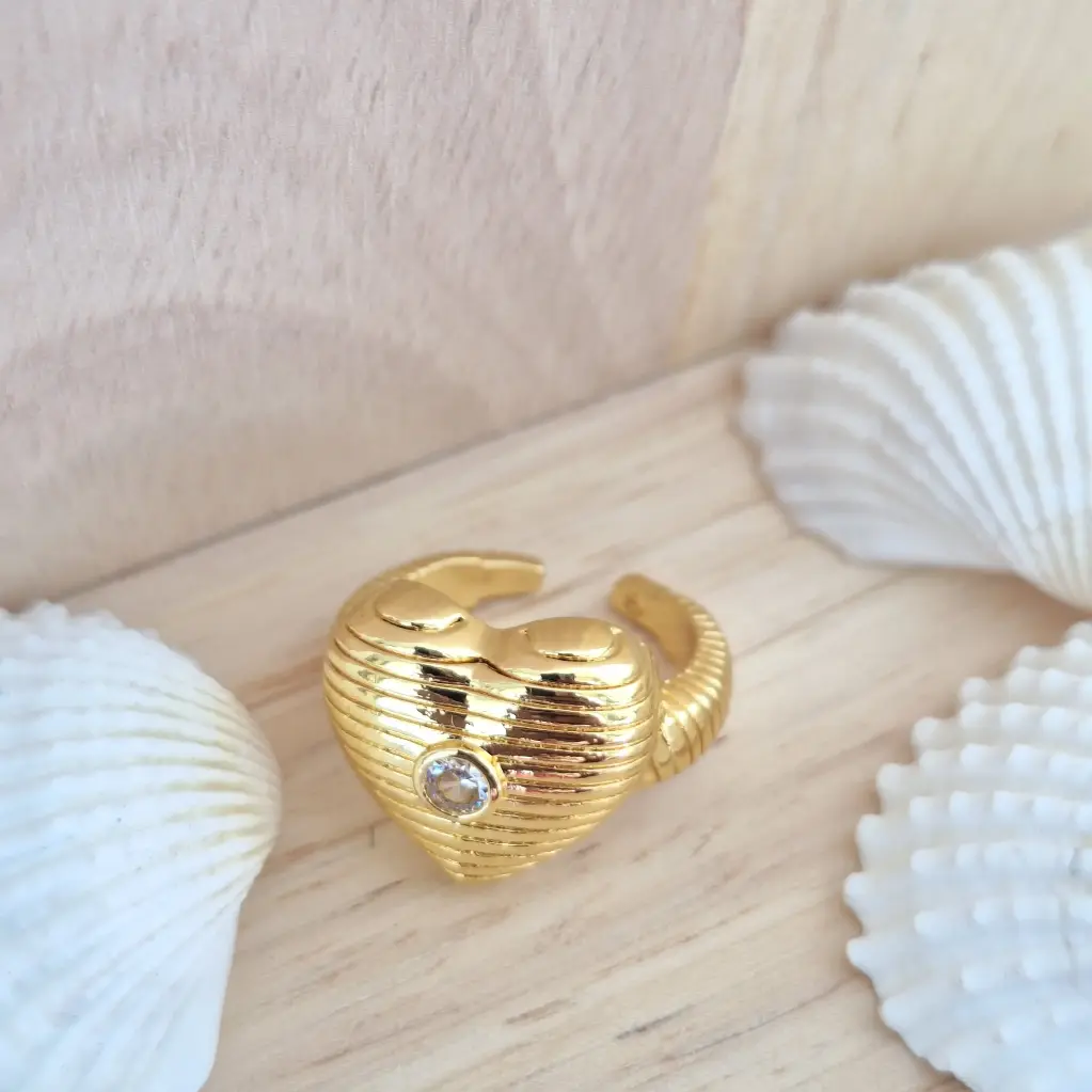 Divine Heart Ring-Artificial Yellow Gold