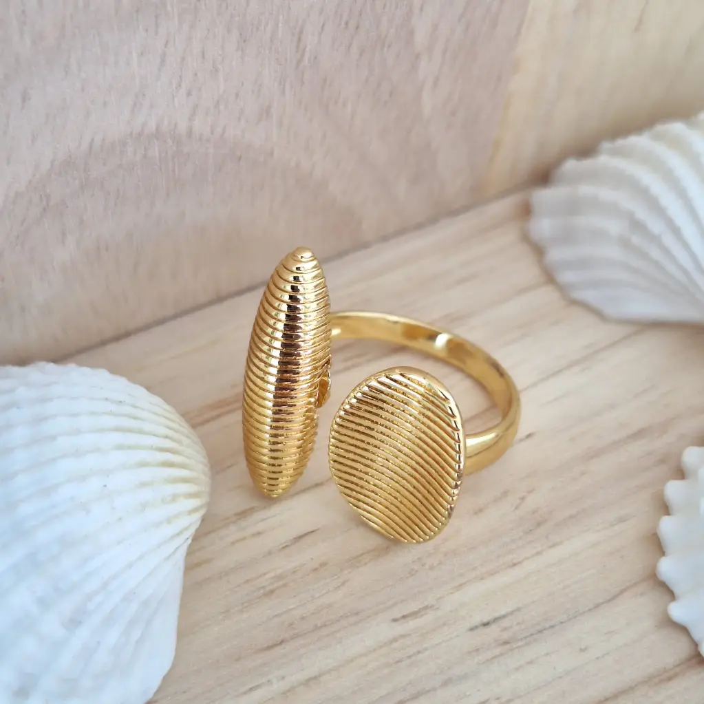 Elegant Abstract Ring-Artificial Yellow Gold