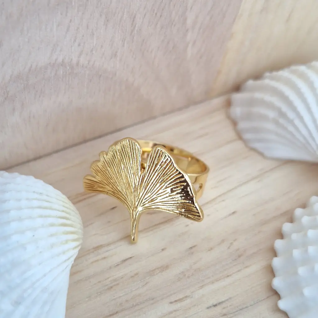 Elegant Flower Ring-Artificial Yellow Gold