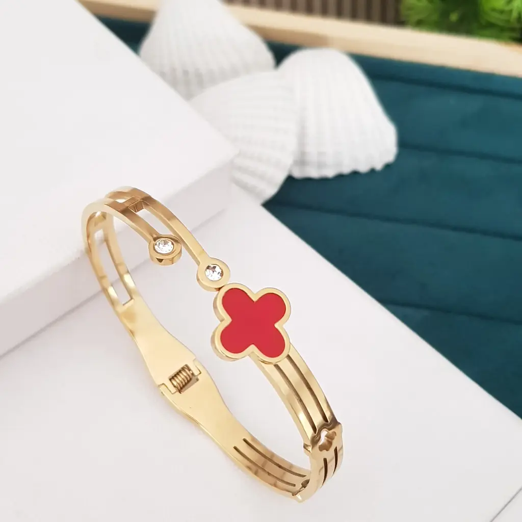 Elegant Red Enamel Clover fusion Bracelet-Artificial Yellow Gold