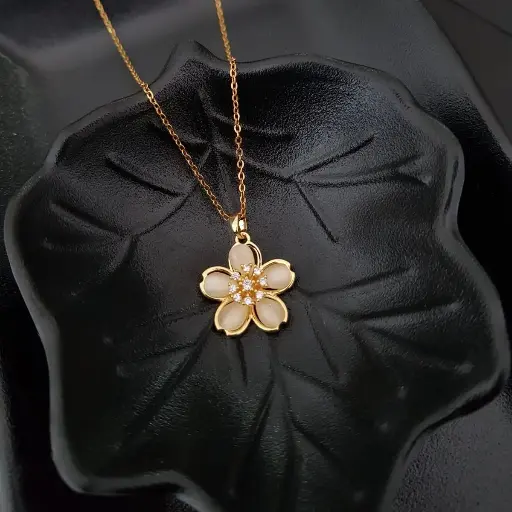 [06010020] Cute Abstract Flower Pendant - Artificial Yellow Gold