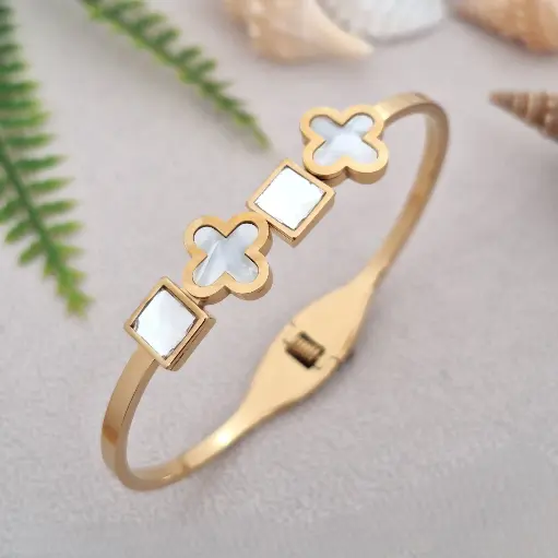 [02010188] White Square & Clover Enamel Bracelet-Artificial Yellow Gold