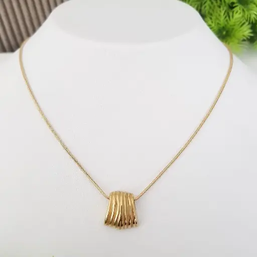 [03010061] Rippled Elegance Pendant Necklace - Artificial Yellow Gold